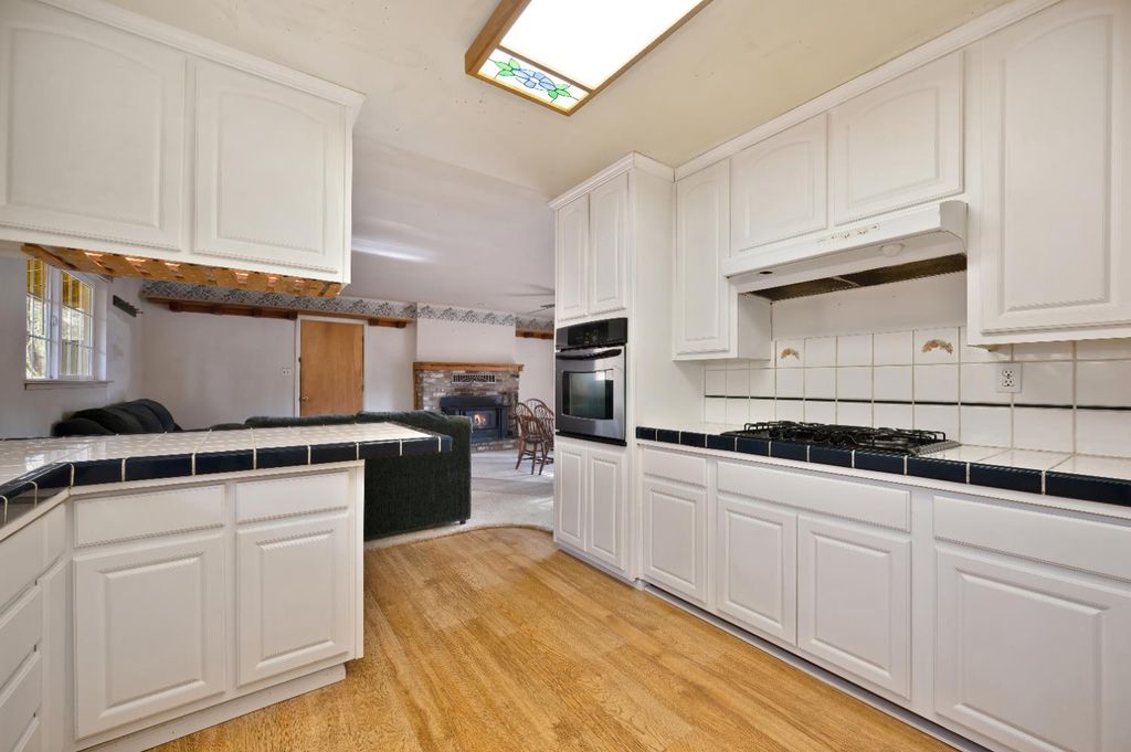 427 Golden Oak Dr, Meadow Vista, CA 95722