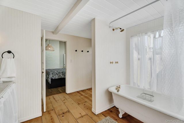 1 Waters Edge Drive, Quogue, NY 11959