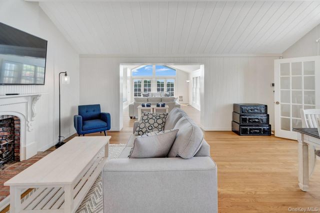 1 Waters Edge Drive, Quogue, NY 11959