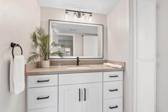 201 Meadow Vista Way, Encinitas, CA 92024