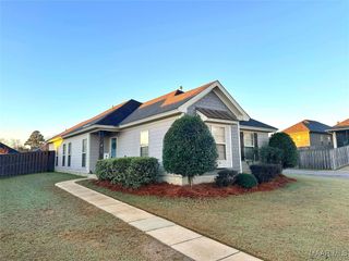 207 GRAND PARK Drive, Deatsville, AL 36022