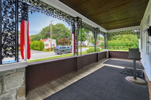 17 Bassett Ave, Mine Hill Twp., NJ 07803