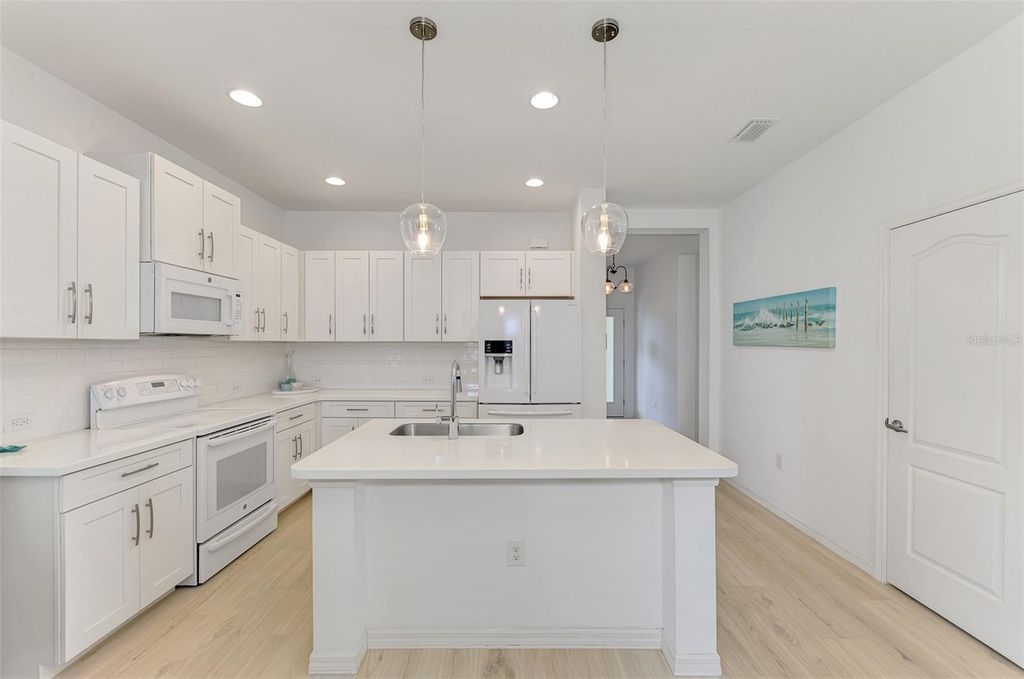 Image 18 of property listing at 11446 FORT LAUDERDALE PLACE, Venice, FL 34293