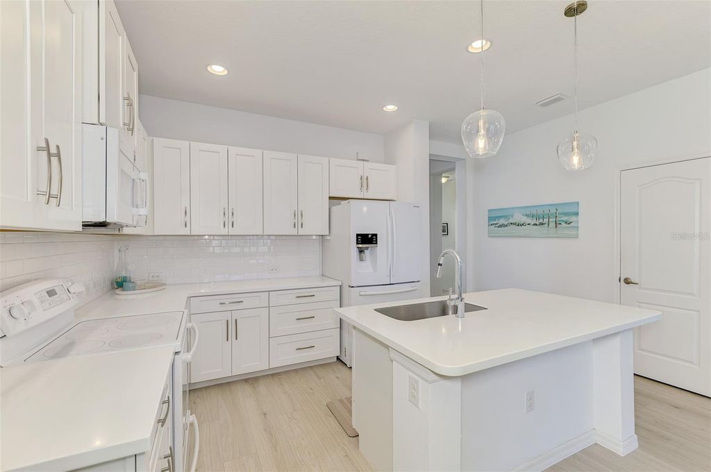 Image 19 of property listing at 11446 FORT LAUDERDALE PLACE, Venice, FL 34293