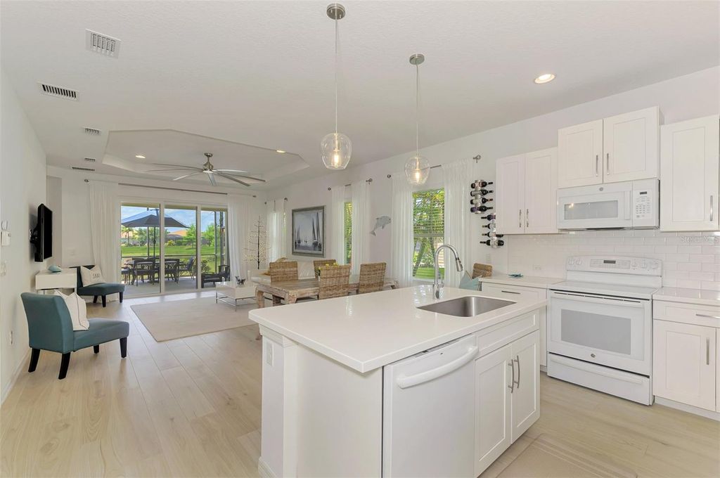Image 22 of property listing at 11446 FORT LAUDERDALE PLACE, Venice, FL 34293