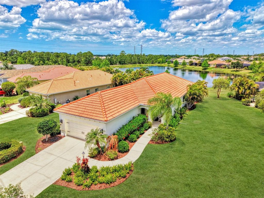 Image 4 of property listing at 11446 FORT LAUDERDALE PLACE, Venice, FL 34293