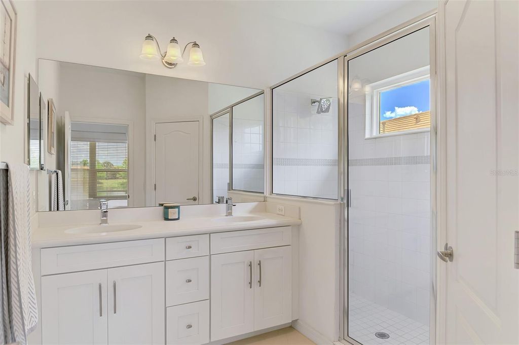 Image 38 of property listing at 11446 FORT LAUDERDALE PLACE, Venice, FL 34293