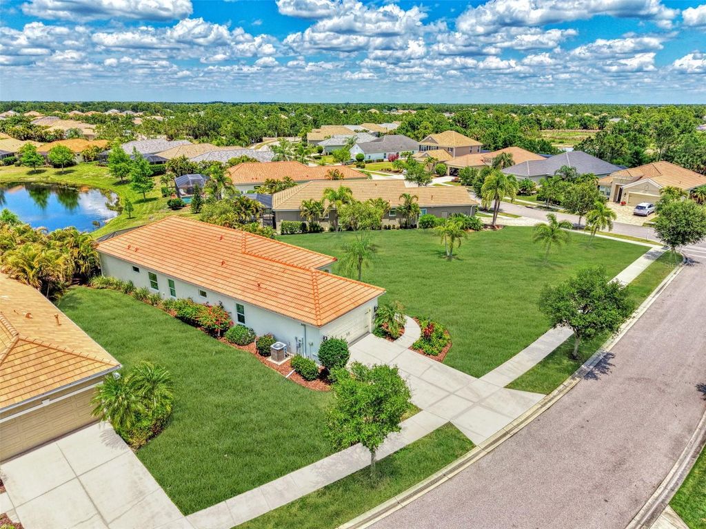 Image 58 of property listing at 11446 FORT LAUDERDALE PLACE, Venice, FL 34293