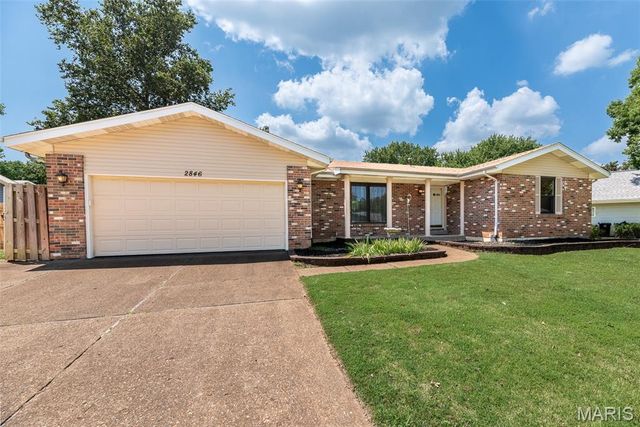 2846 Bee Tree Lane, St Louis, MO 63129
