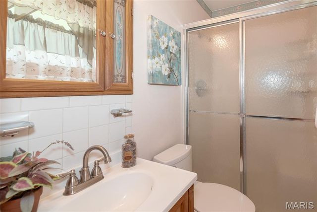 2846 Bee Tree Lane, St Louis, MO 63129