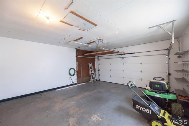 2846 Bee Tree Lane, St Louis, MO 63129