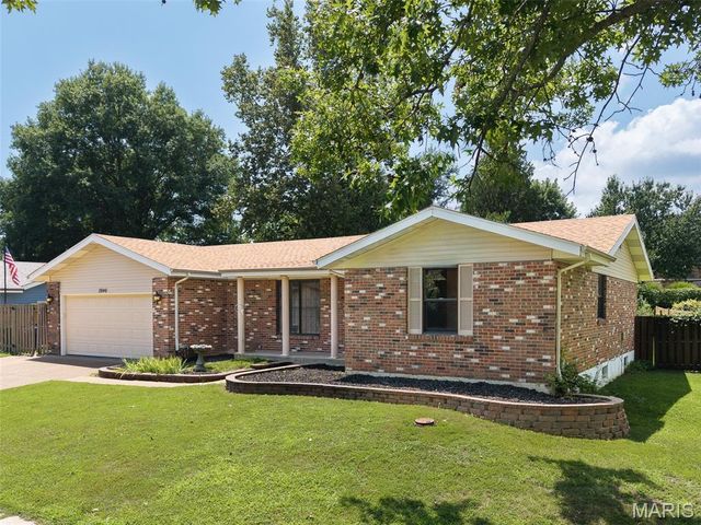 2846 Bee Tree Lane, St Louis, MO 63129