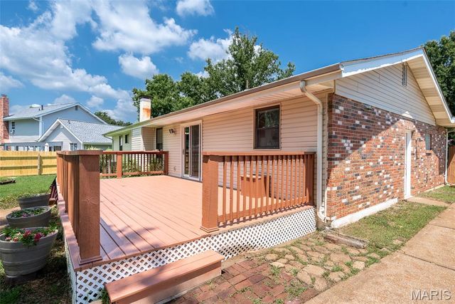 2846 Bee Tree Lane, St Louis, MO 63129