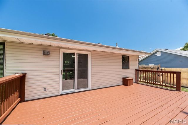 2846 Bee Tree Lane, St Louis, MO 63129