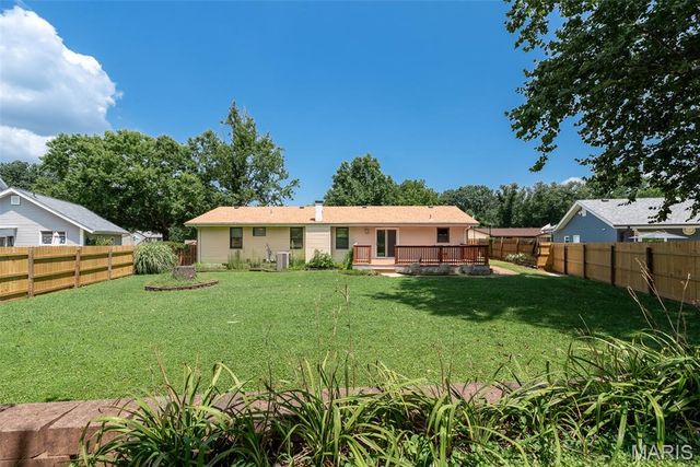 2846 Bee Tree Lane, St Louis, MO 63129