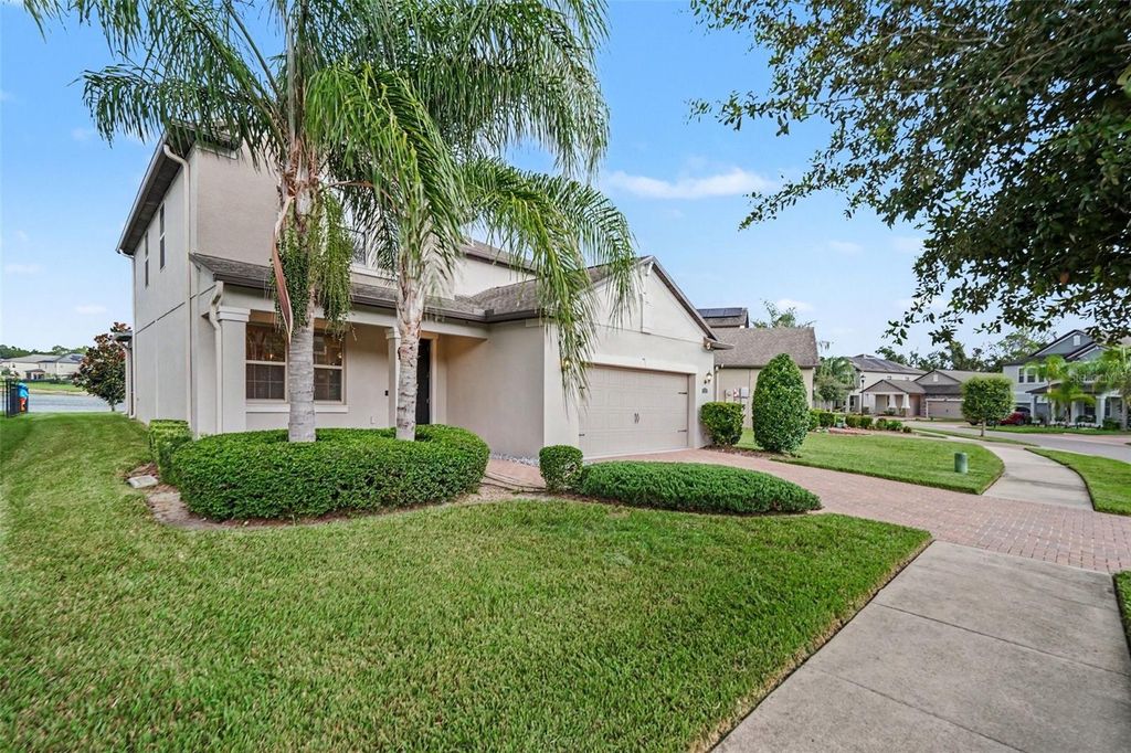 Image 4 of property listing at 6220 ENGLISH HOLLOW ROAD, Tampa, FL 33647