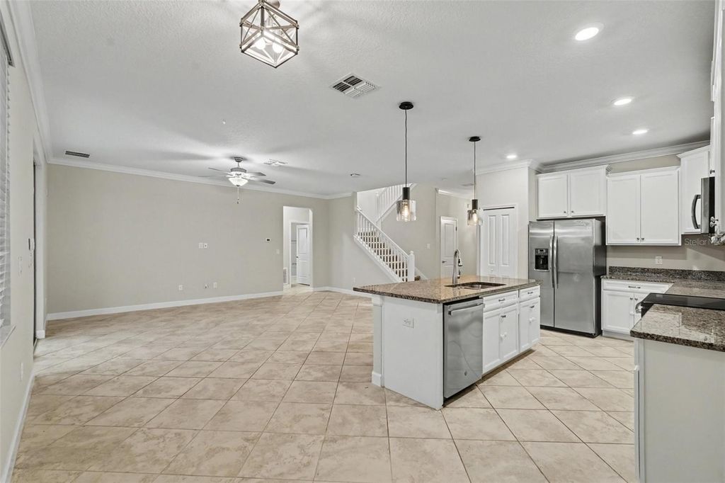 Image 10 of property listing at 6220 ENGLISH HOLLOW ROAD, Tampa, FL 33647
