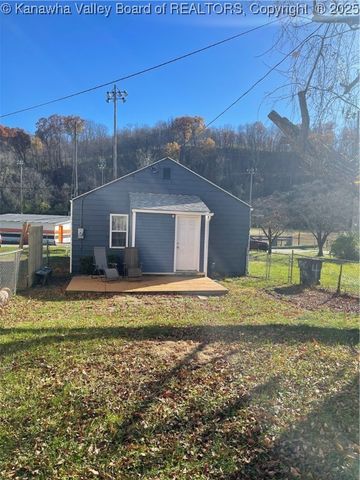 4022 Hughes Street, Huntington, WV 25704