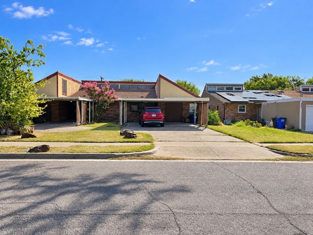 201-203 Yorkshire Court, Euless, TX 76040 — photo 3