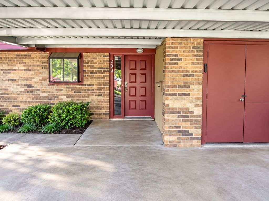 201-203 Yorkshire Court, Euless, TX 76040 — photo 4