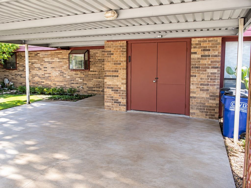 201-203 Yorkshire Court, Euless, TX 76040 — photo 5