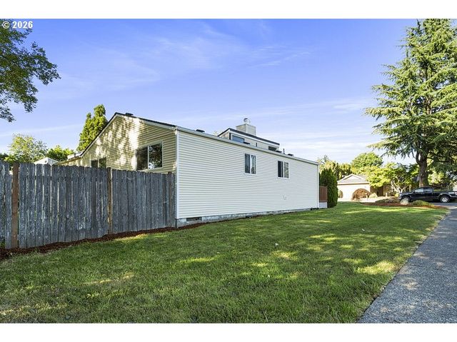 877 Se FRANCIS Ave, Gresham, OR 97080