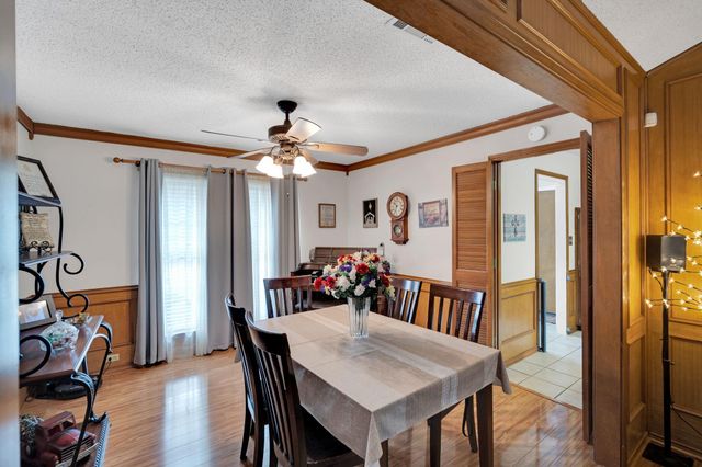 609 Shallow Creek Drive, Oak Leaf, TX 75154