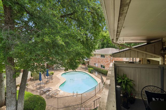 7806 Royal Lane 224, Dallas, TX 75230