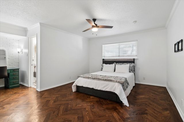 7806 Royal Lane 224, Dallas, TX 75230