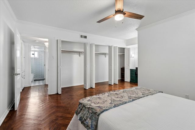 7806 Royal Lane 224, Dallas, TX 75230