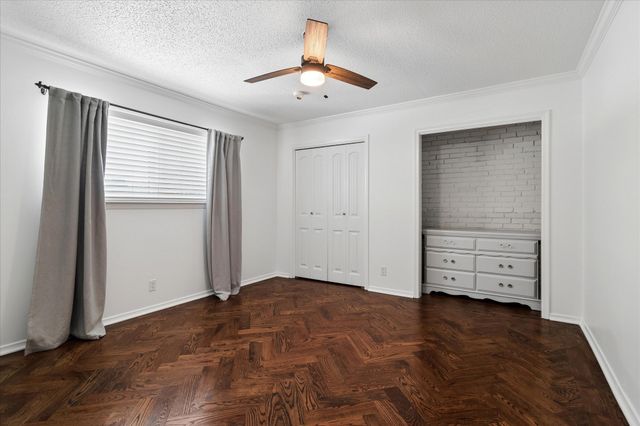 7806 Royal Lane 224, Dallas, TX 75230