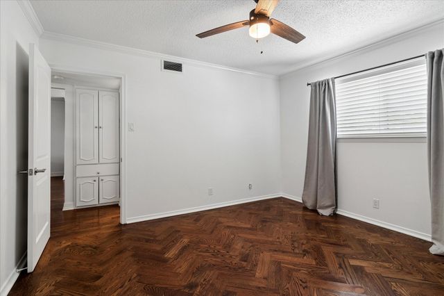 7806 Royal Lane 224, Dallas, TX 75230