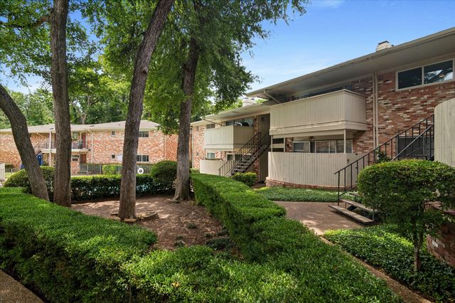 7806 Royal Lane 224, Dallas, TX 75230