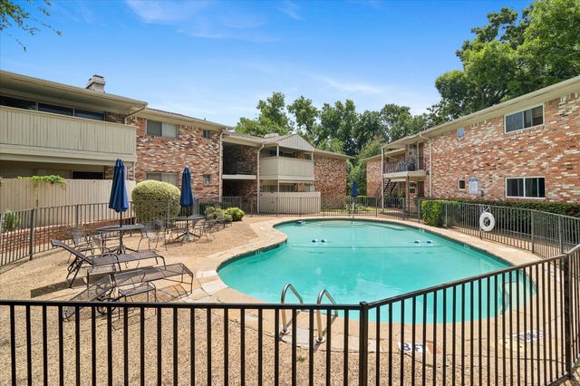 7806 Royal Lane 224, Dallas, TX 75230