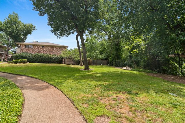 7806 Royal Lane 224, Dallas, TX 75230