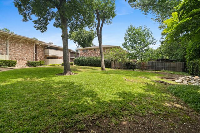 7806 Royal Lane 224, Dallas, TX 75230