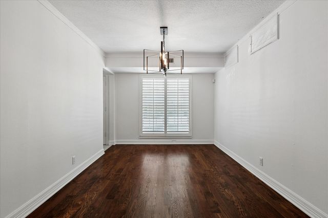 7806 Royal Lane 224, Dallas, TX 75230