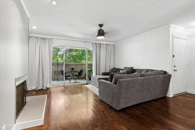 7806 Royal Lane 224, Dallas, TX 75230