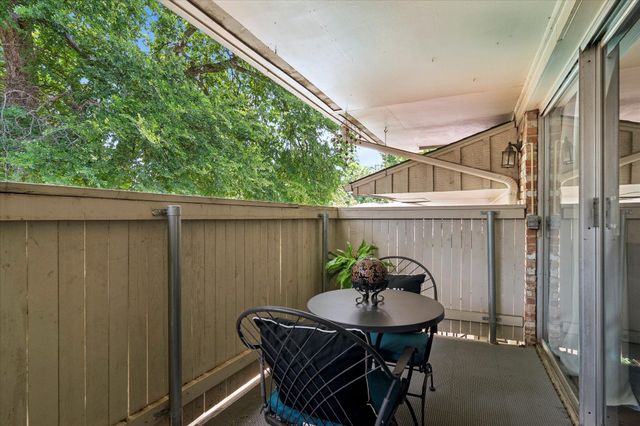 7806 Royal Lane 224, Dallas, TX 75230