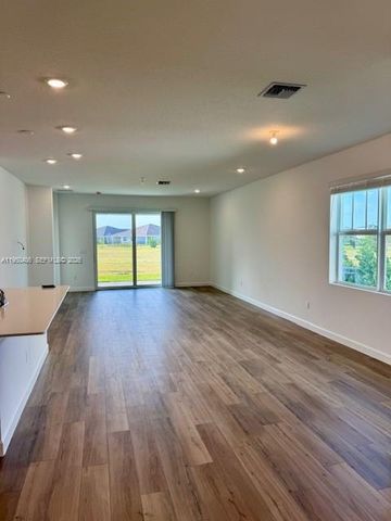 19488 Whispering Creek Rd, Loxahatchee, FL 33470