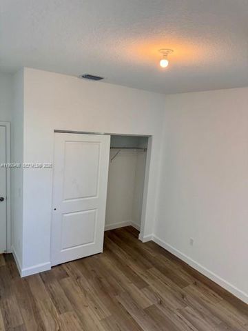 19488 Whispering Creek Rd, Loxahatchee, FL 33470