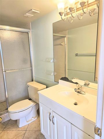 114 Lake Emerald Drive 409, Oakland Park, FL 33309