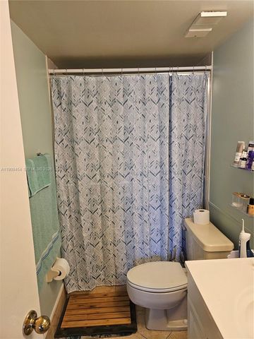 114 Lake Emerald Drive 409, Oakland Park, FL 33309
