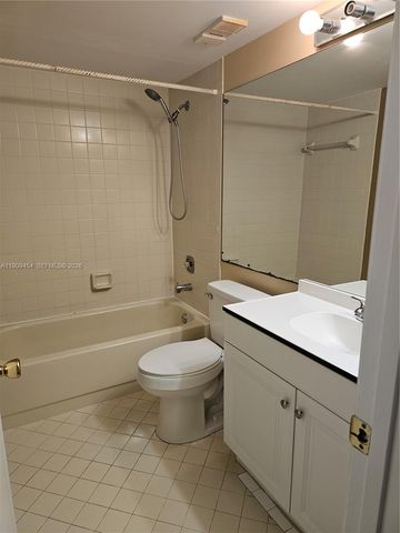 114 Lake Emerald Drive 409, Oakland Park, FL 33309