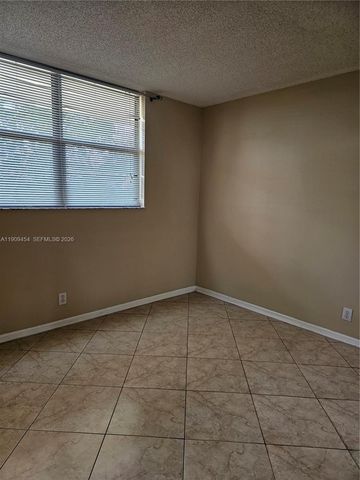 114 Lake Emerald Drive 409, Oakland Park, FL 33309