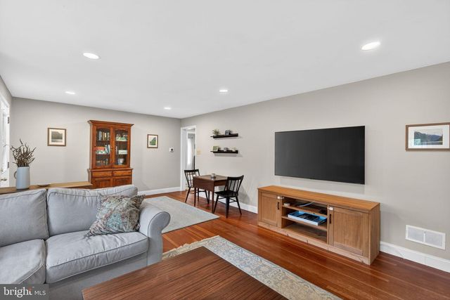 747 N CHUBB DR, Doylestown, PA 18901