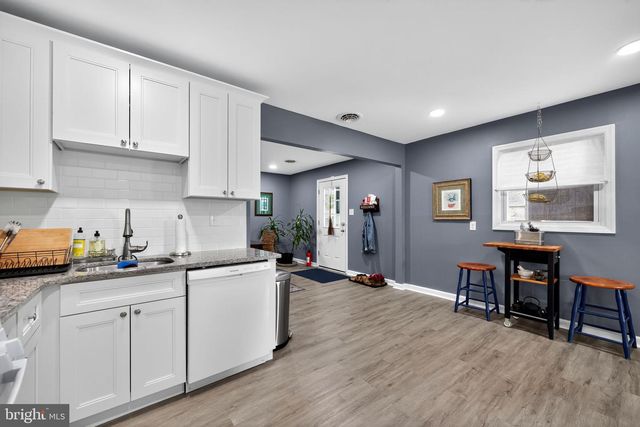 40 N ROSE LN, West Berlin, NJ 08091