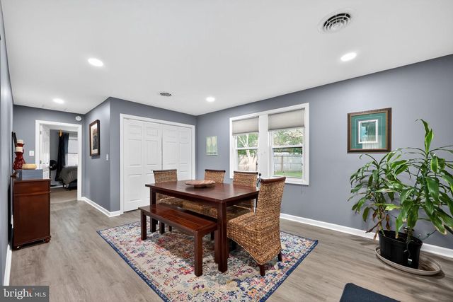 40 N ROSE LN, West Berlin, NJ 08091