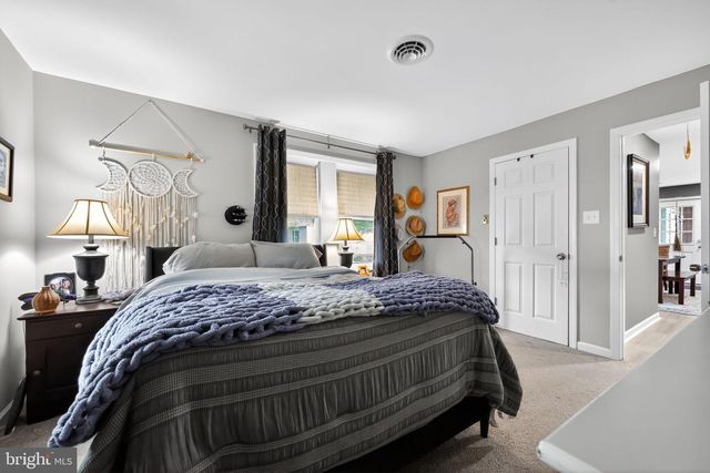 40 N ROSE LN, West Berlin, NJ 08091