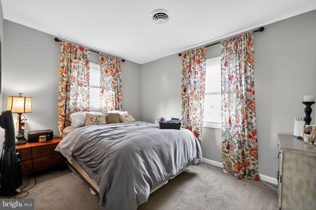 40 N ROSE LN, West Berlin, NJ 08091